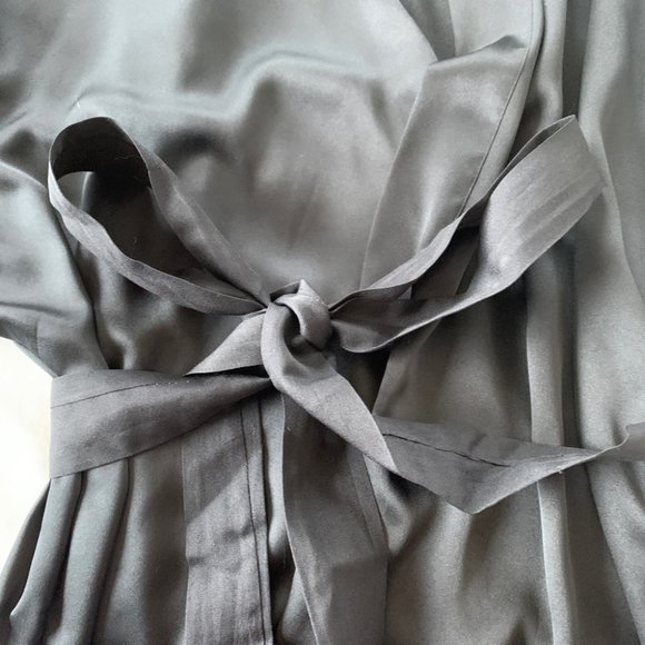 ✨NEW✨VERY SEXY Silky Satin Robe Kimono Black Xs small - Picture 3 of 4